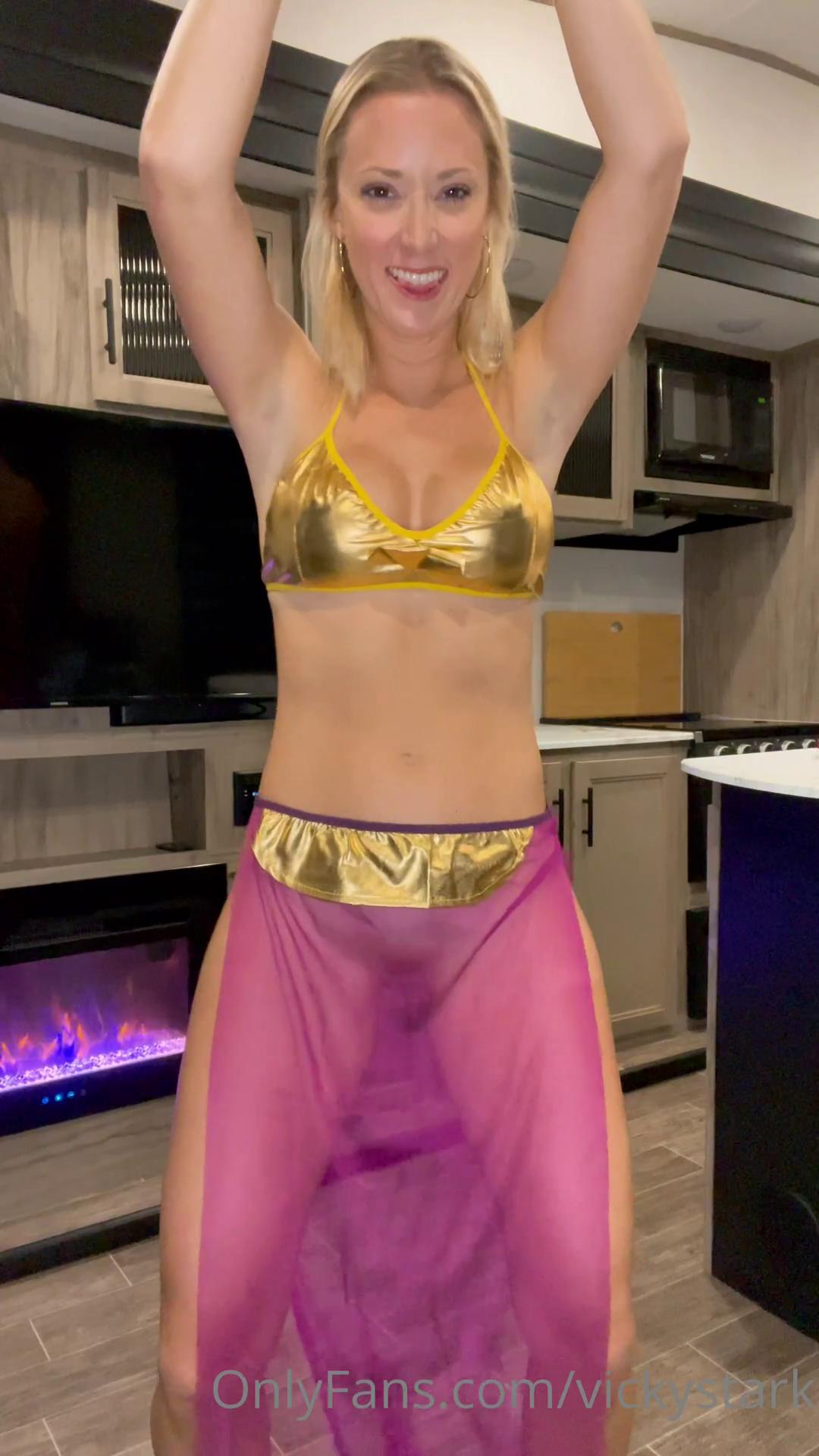 Vicky Stark Nude Costumes Try On OnlyFans Models Video Leaked